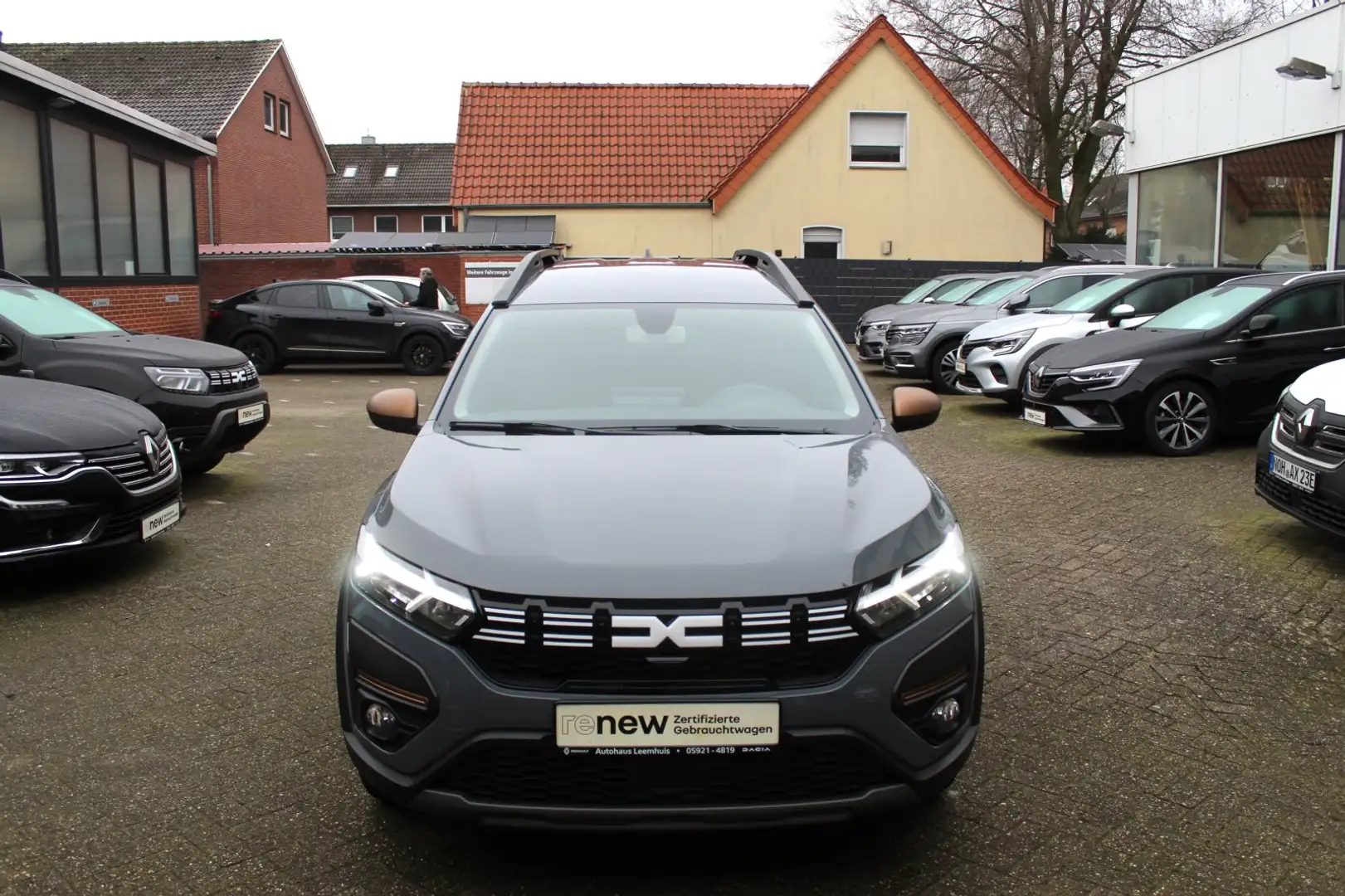 Dacia Jogger Extreme 1.0 TCe 110 7-Sitzer Grau - 2
