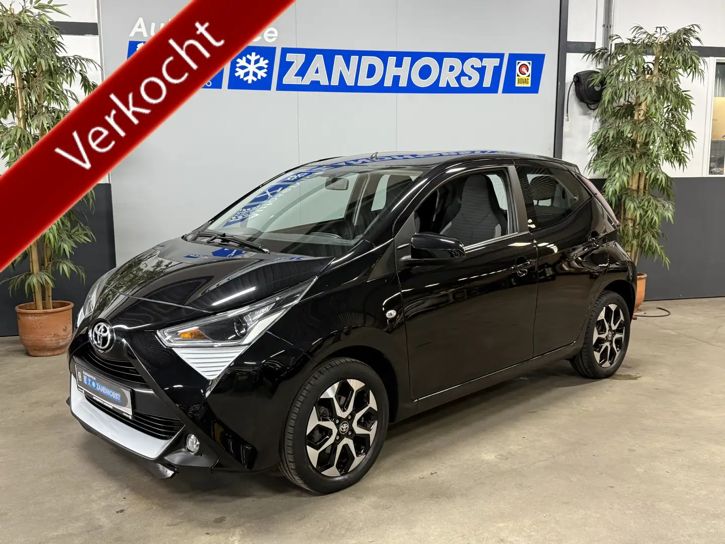 Toyota Aygo 1.0 VVT-i x-cite // Airco // el. Ramen Verkocht!!! Zwart - 1