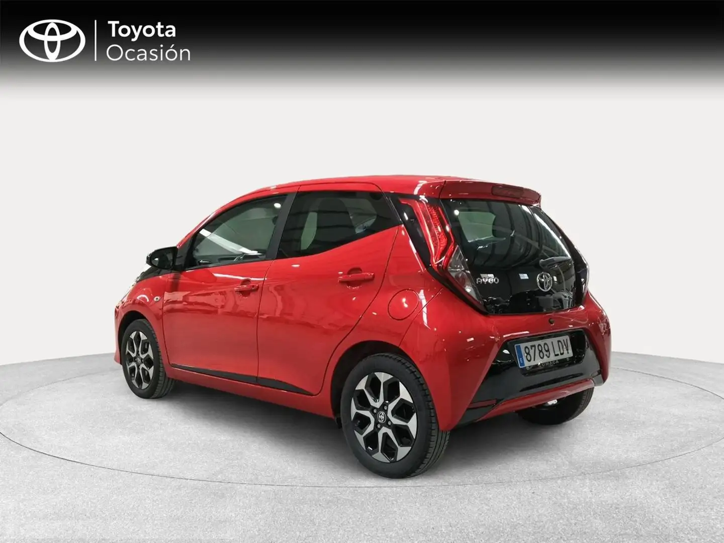 Toyota Aygo 1.0 VVT-i x-play Rouge - 2