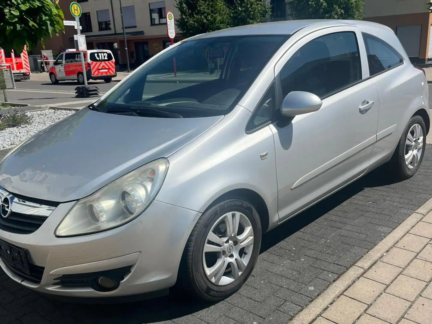 Opel Corsa Corsa 1.2 16V Silber - 2