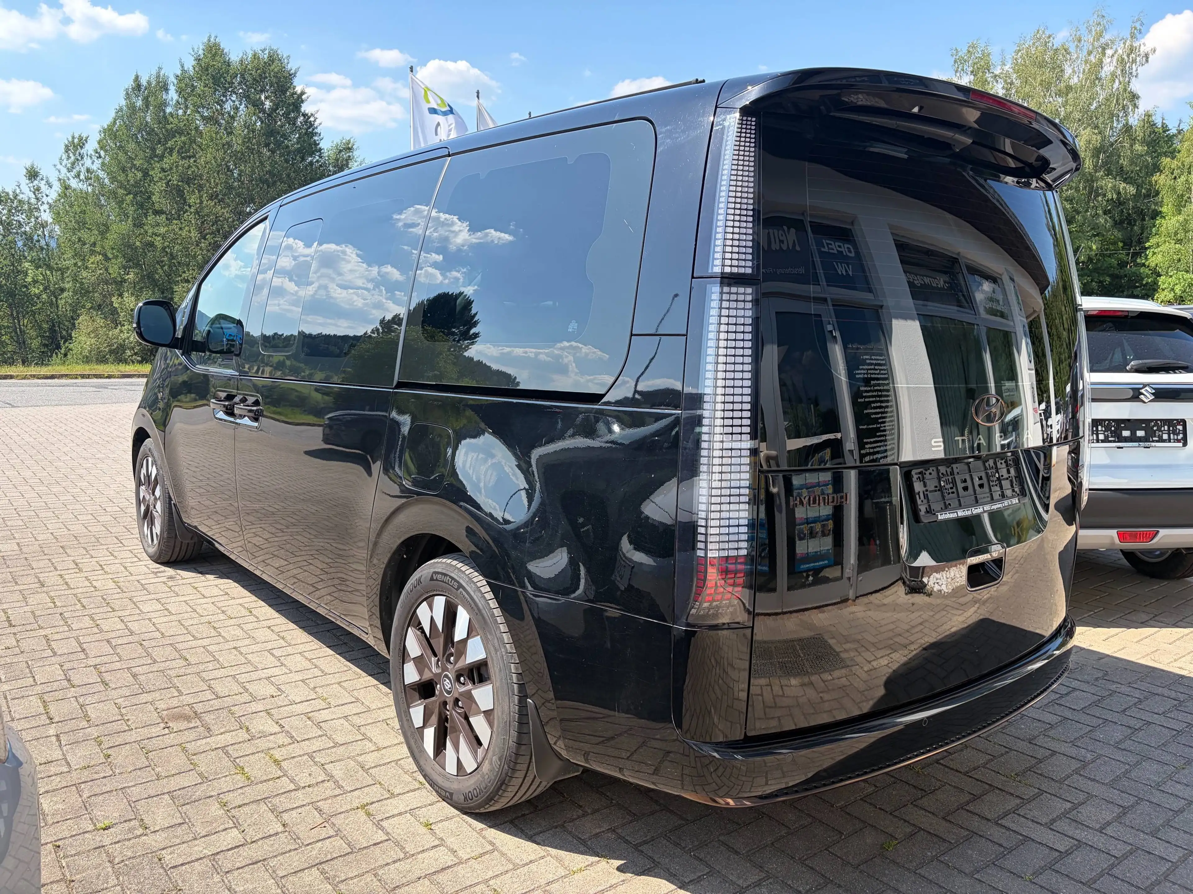 Hyundai STARIA Signature 4WD, 1.Hand, Anhängerkupplung abnehmbar, 360° Kamera, Bose Soundsystem, LED, ACC — photo 4