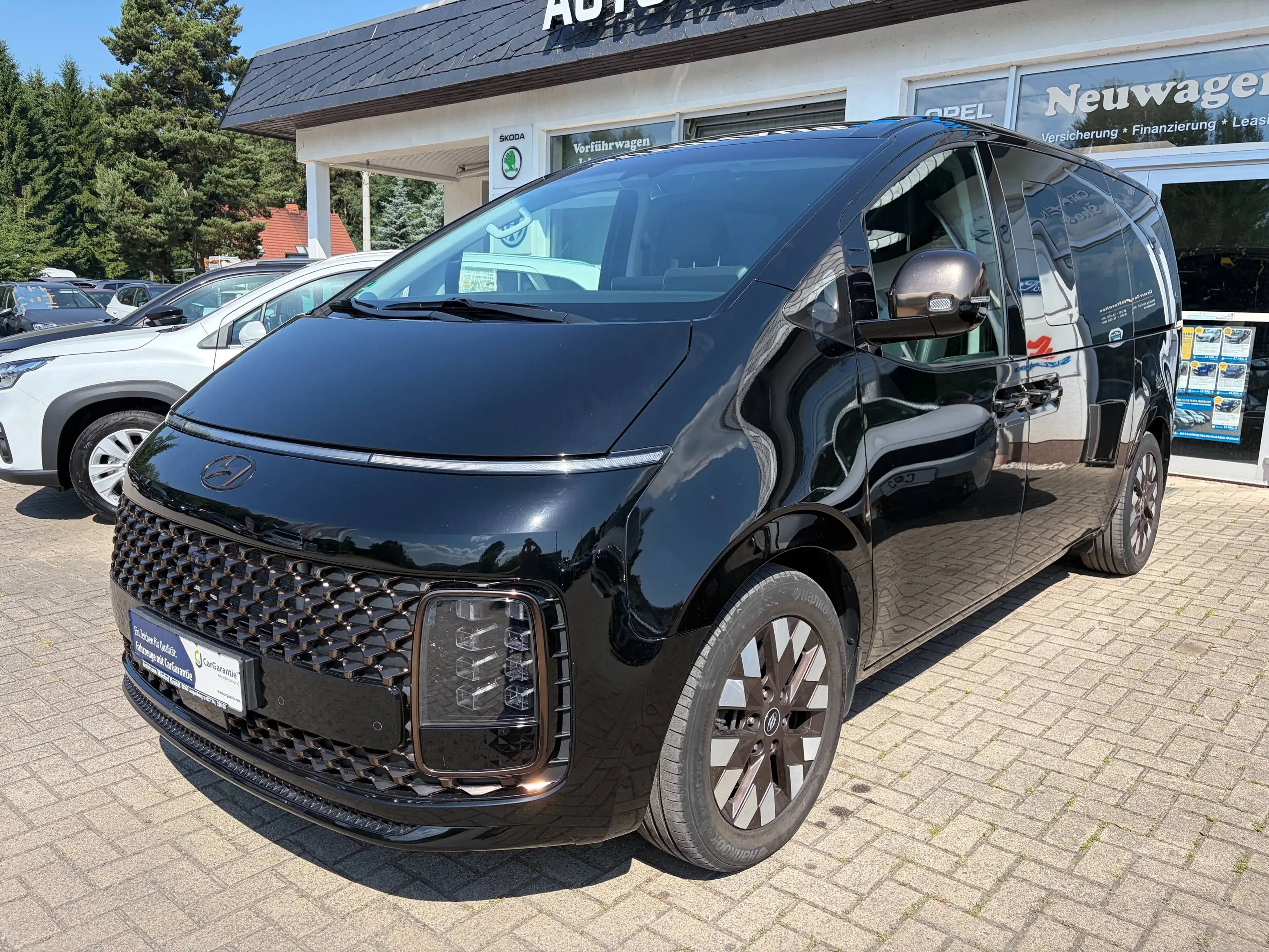 Hyundai STARIA Signature 4WD, 1.Hand, Anhängerkupplung abnehmbar, 360° Kamera, Bose Soundsystem, LED, ACC