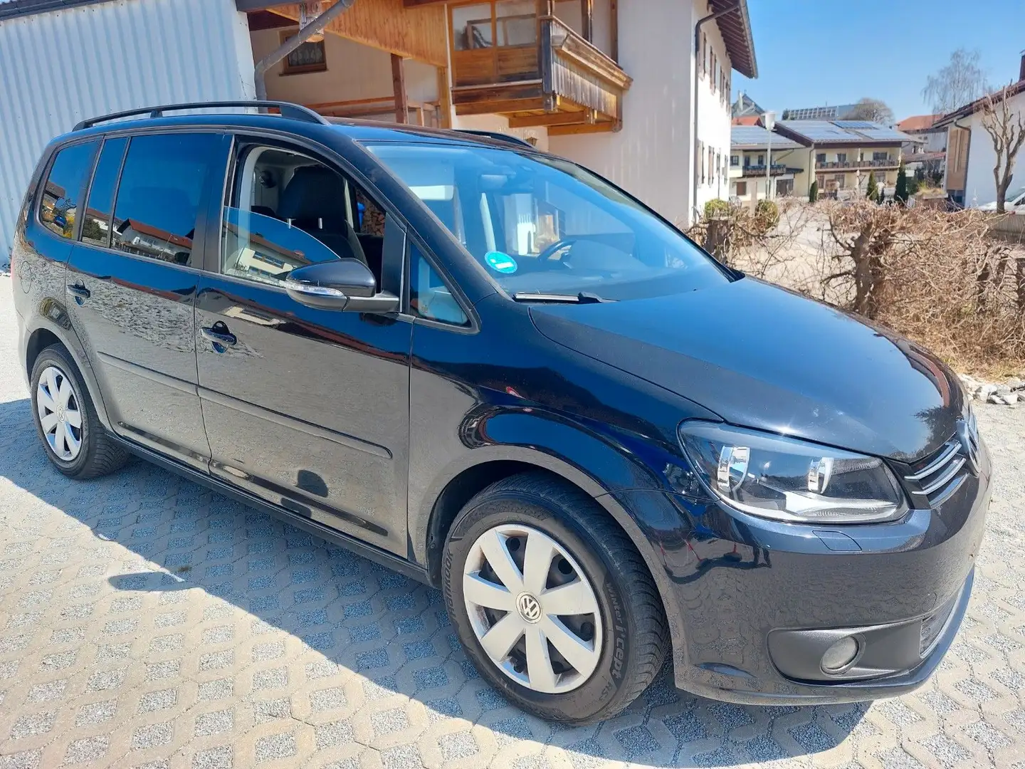 Volkswagen Touran 1.6 TDI Highline BlueMotion Technology Schwarz - 2