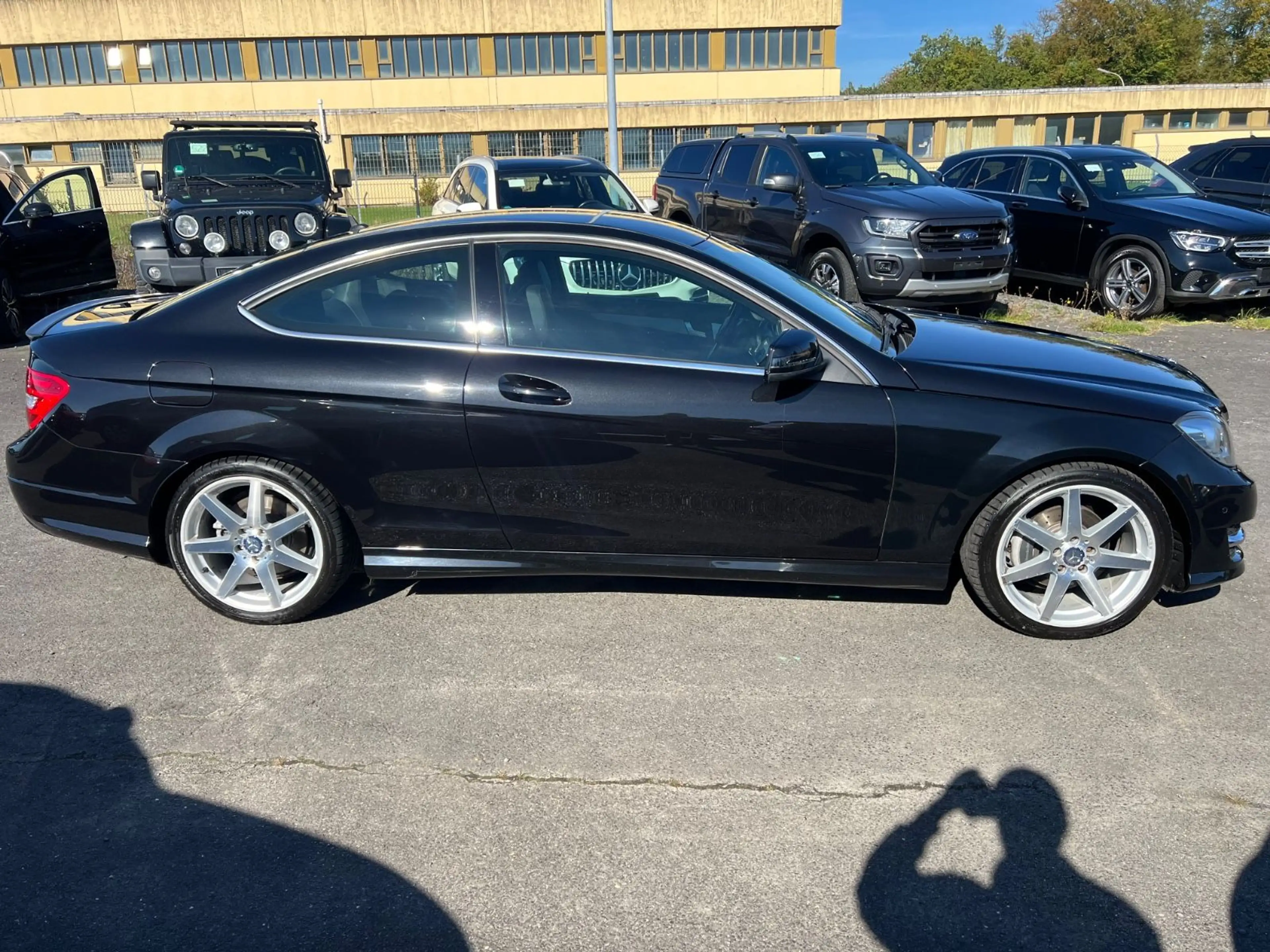 Mercedes-Benz C 250 Coupe C 250 CGI BlueEfficiency AMG Navi Xenon — photo 4