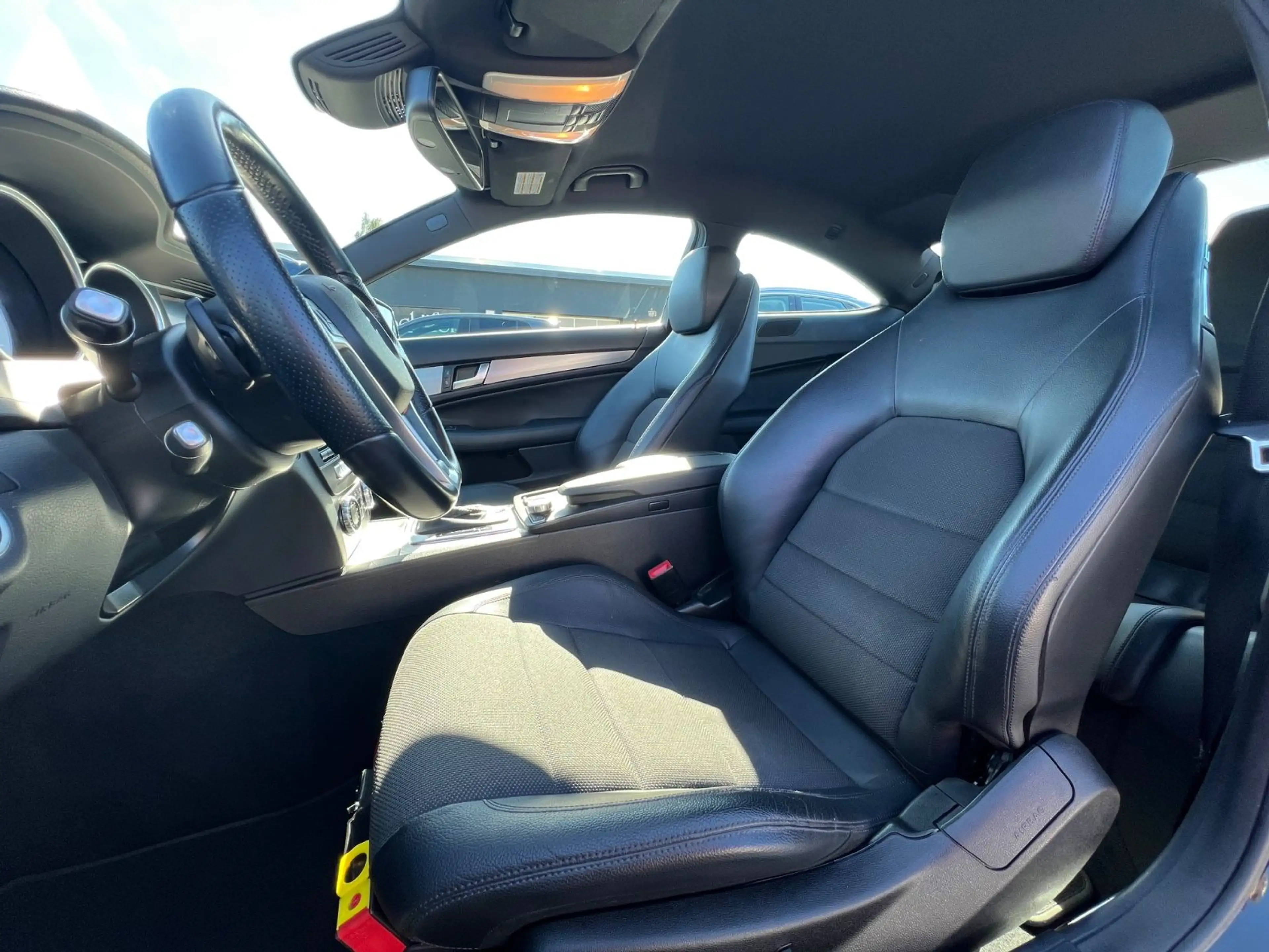 Mercedes-Benz C 250 Coupe C 250 CGI BlueEfficiency AMG Navi Xenon — photo 8