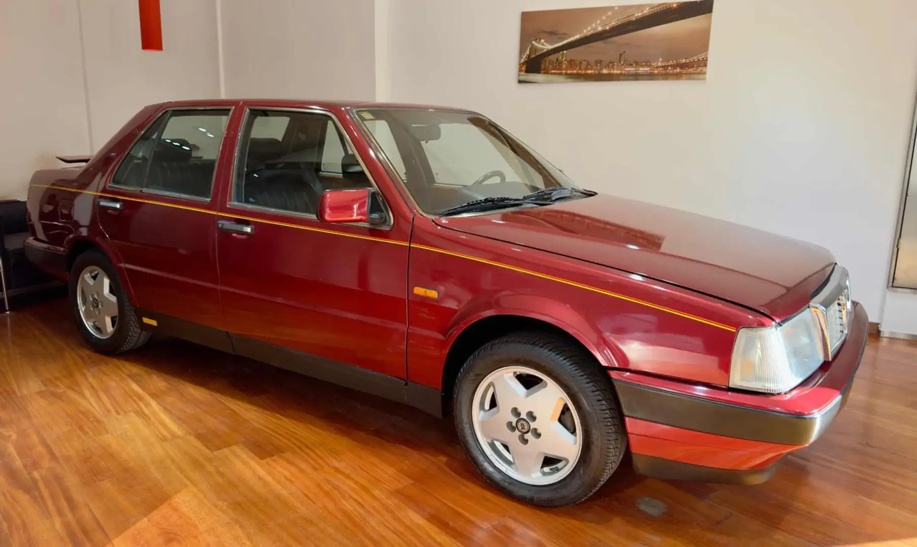 Lancia Thema 8.32 Rot - 1