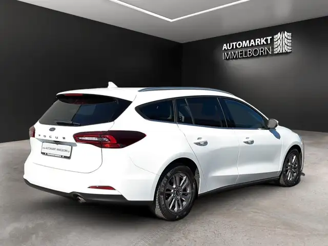 Ford Focus view 8