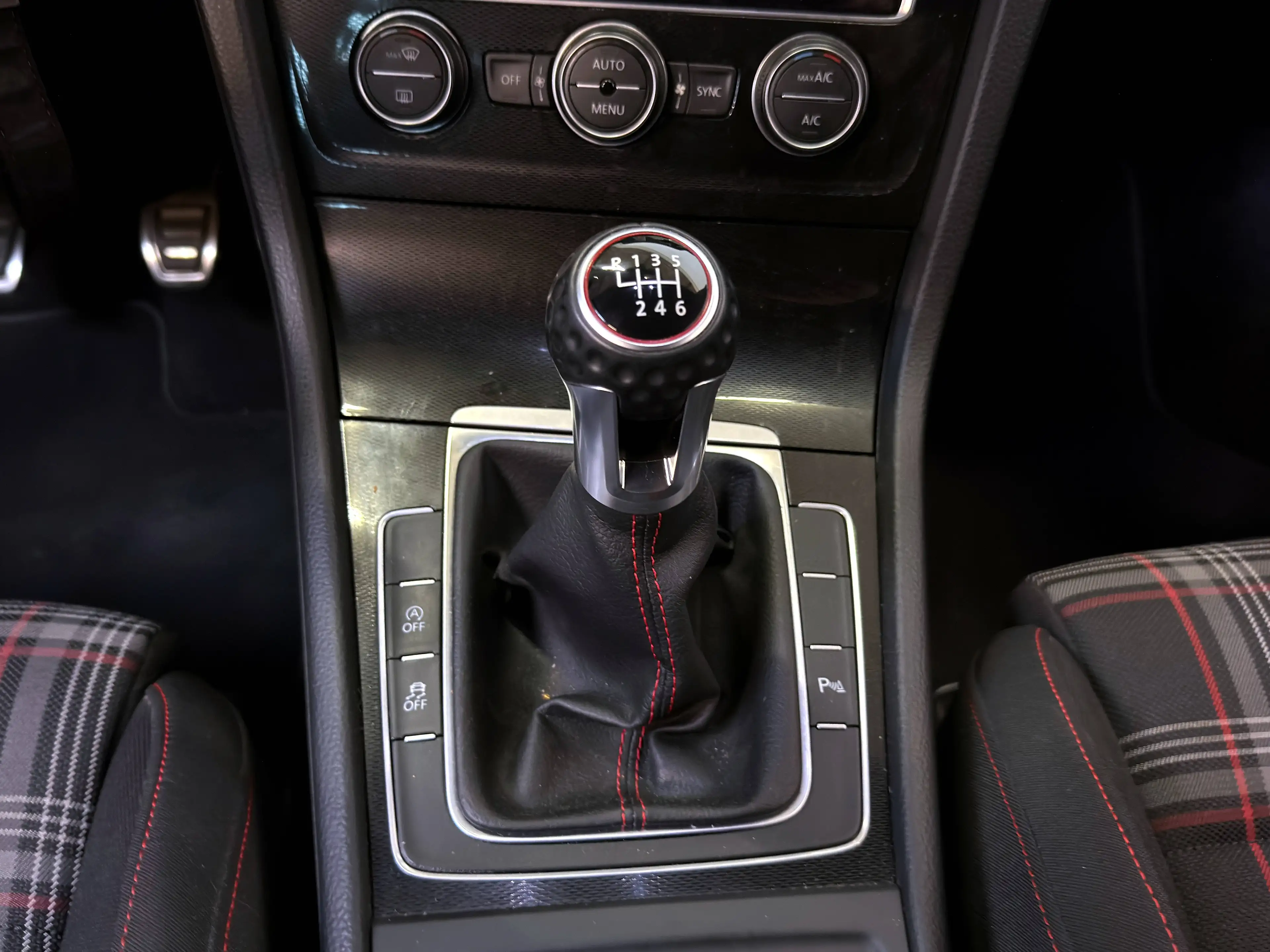 Volkswagen Golf GTI Golf VII Lim. GTI BMT*GOLF 7 GTI* — photo 15