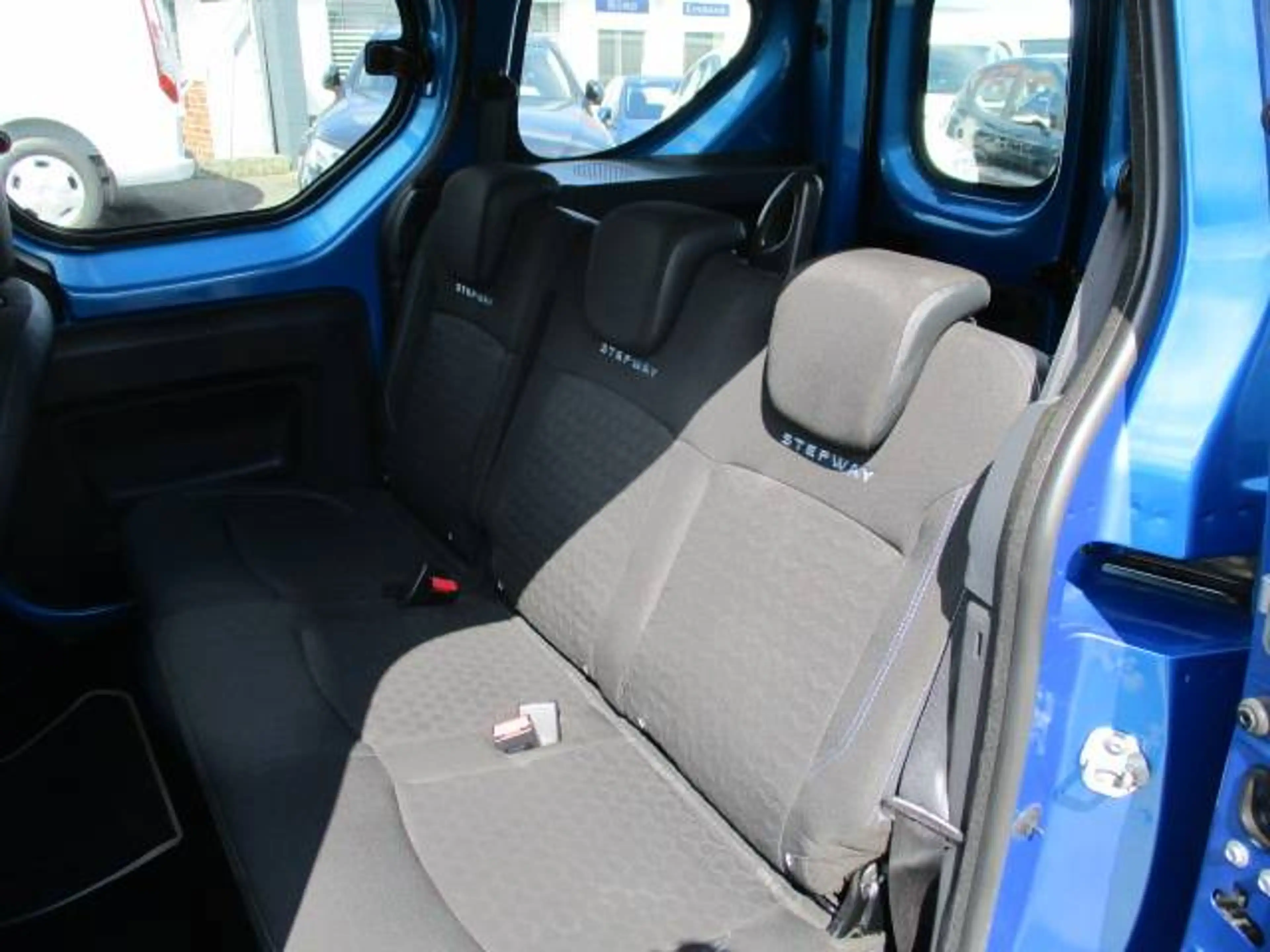Dacia Dokker Dokker Stepway 1,2 TCe. Klima. Navi. PDC. Kamera — photo 6