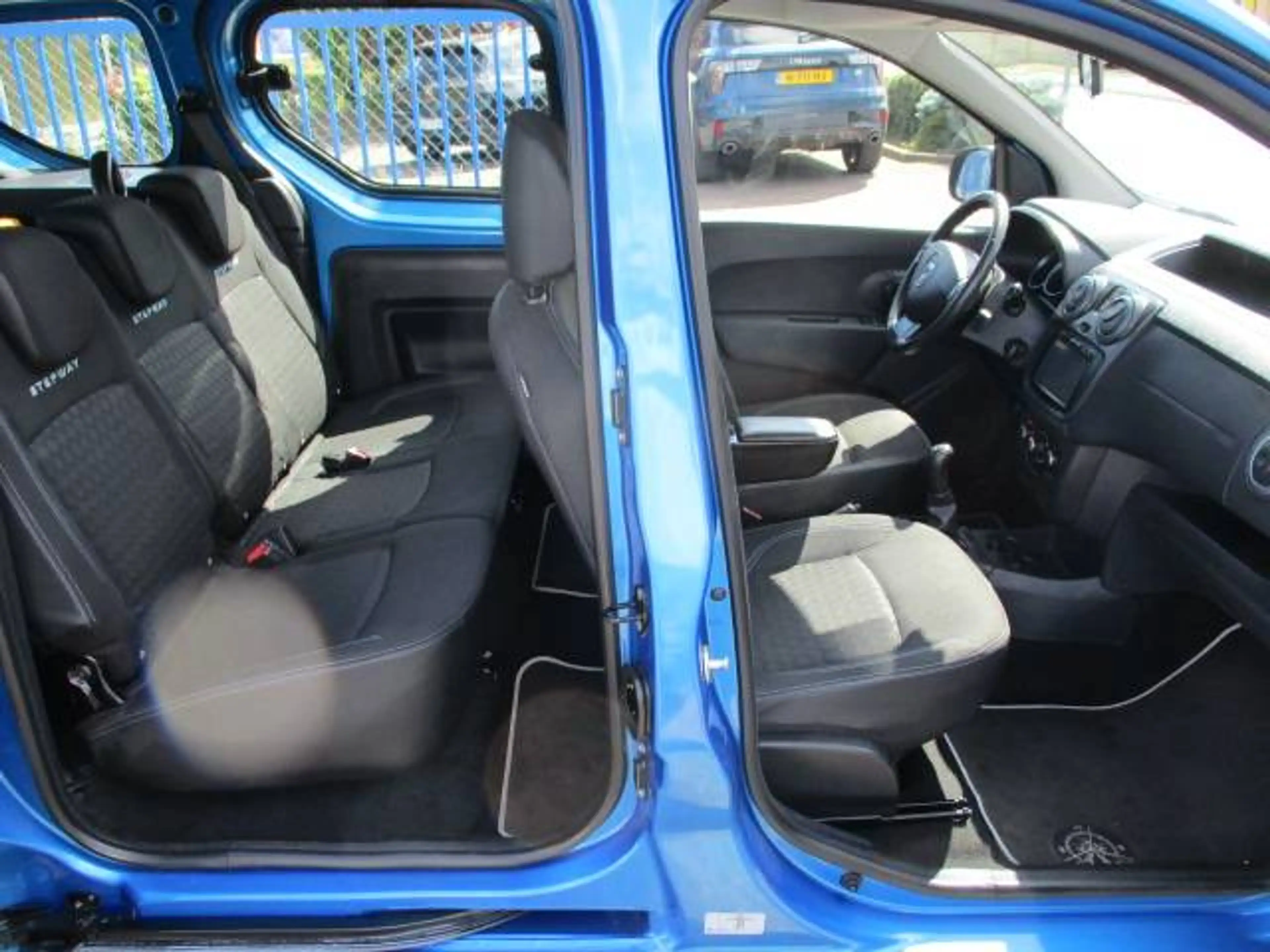 Dacia Dokker Dokker Stepway 1,2 TCe. Klima. Navi. PDC. Kamera — photo 12