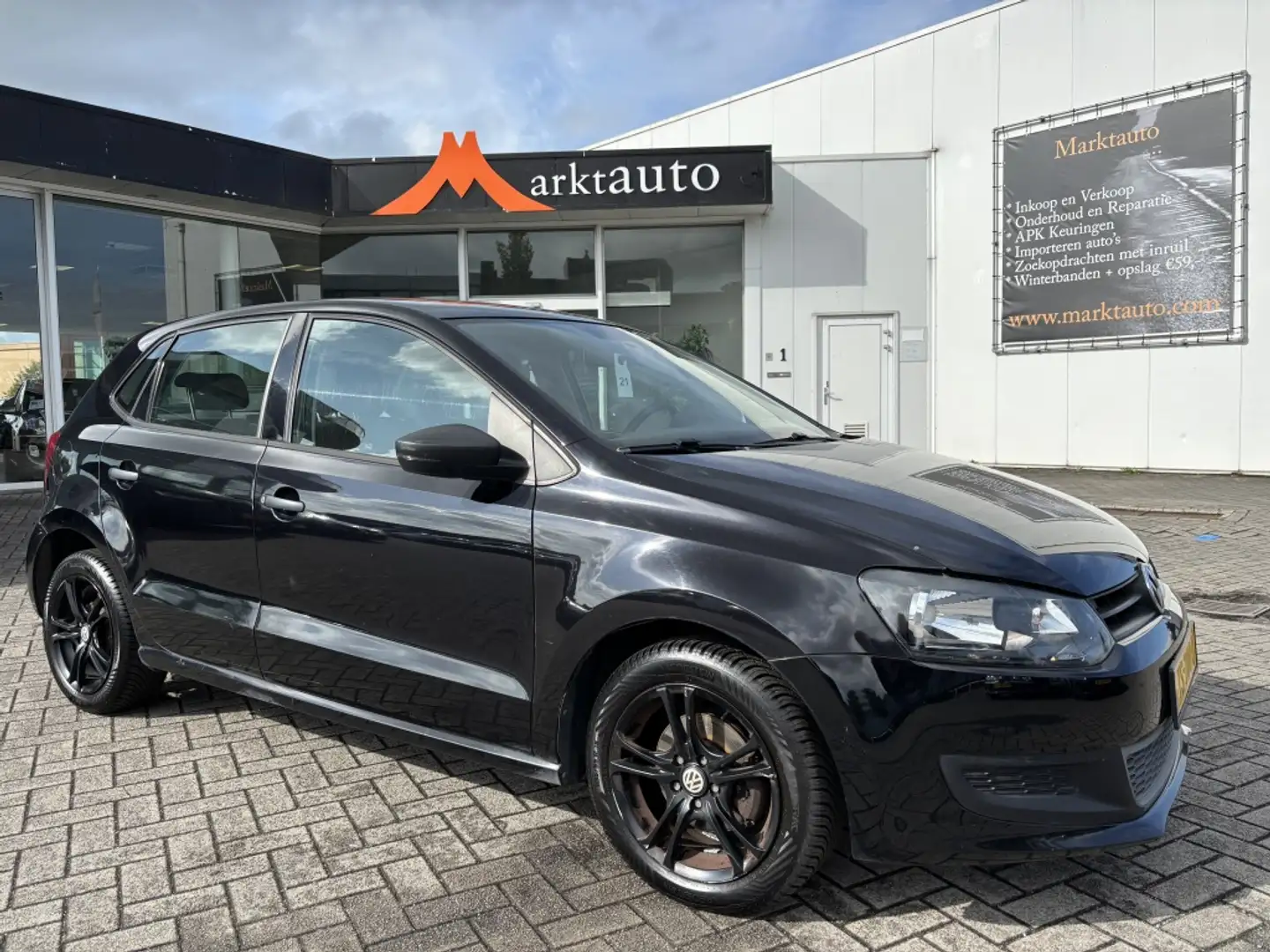 Volkswagen Polo 1.2 met airco! Zwart - 1