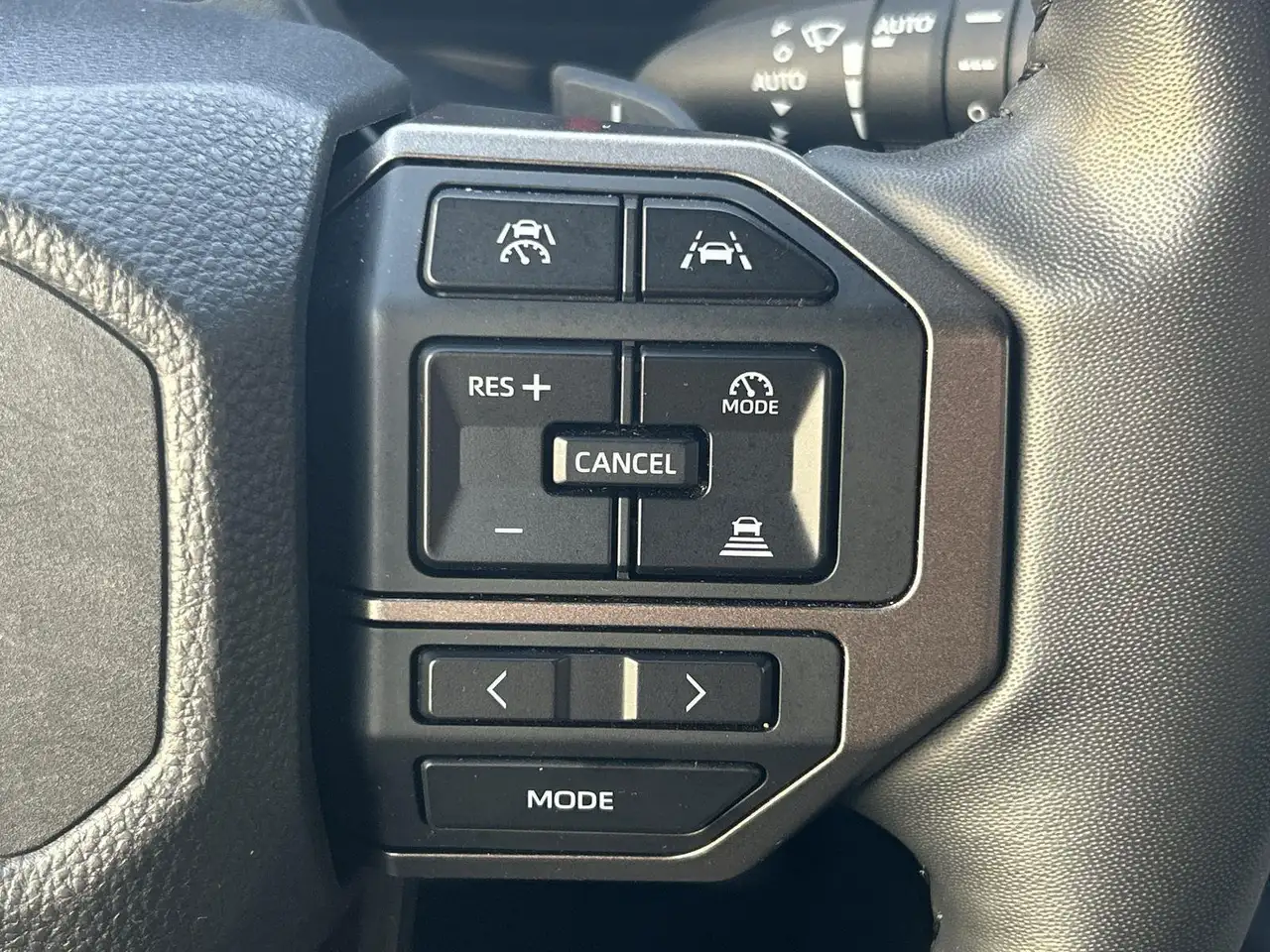 Toyota Land Cruiser снимка Toyota Land Cruiser