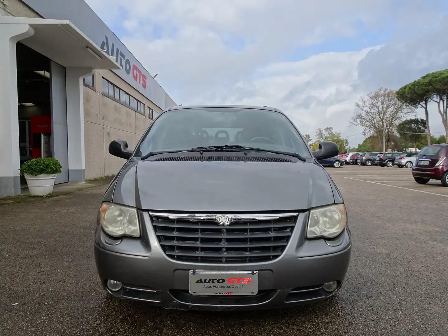 Chrysler Voyager 2.8 CRD cat LX Leather Pelle Automatica Grau - 2