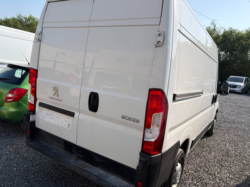 Peugeot Boxer 2.2 BlueHDi L2H2 /€9.900 netto / Airco / PDC / ... — photo 2