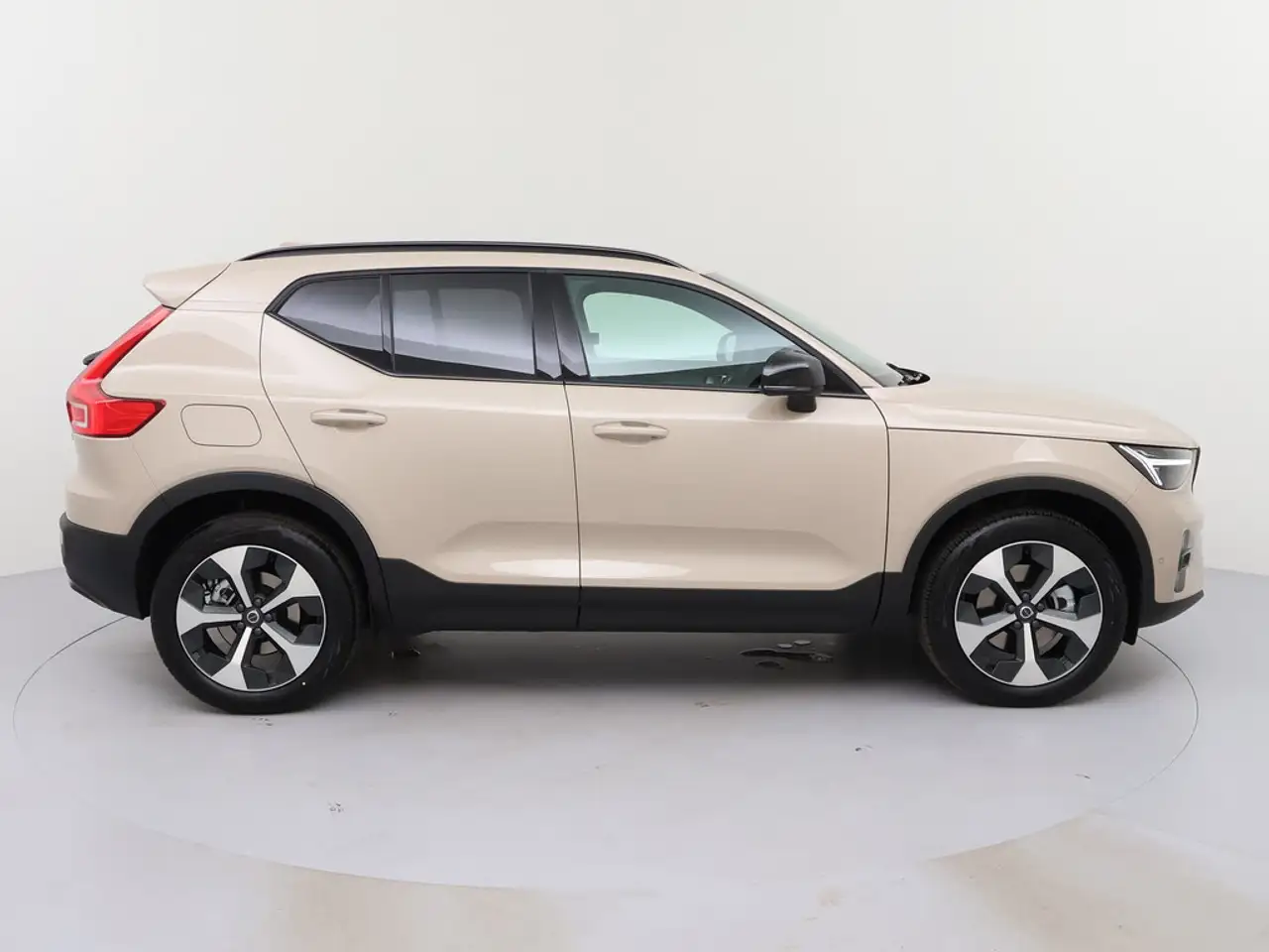 Volvo XC40 2026