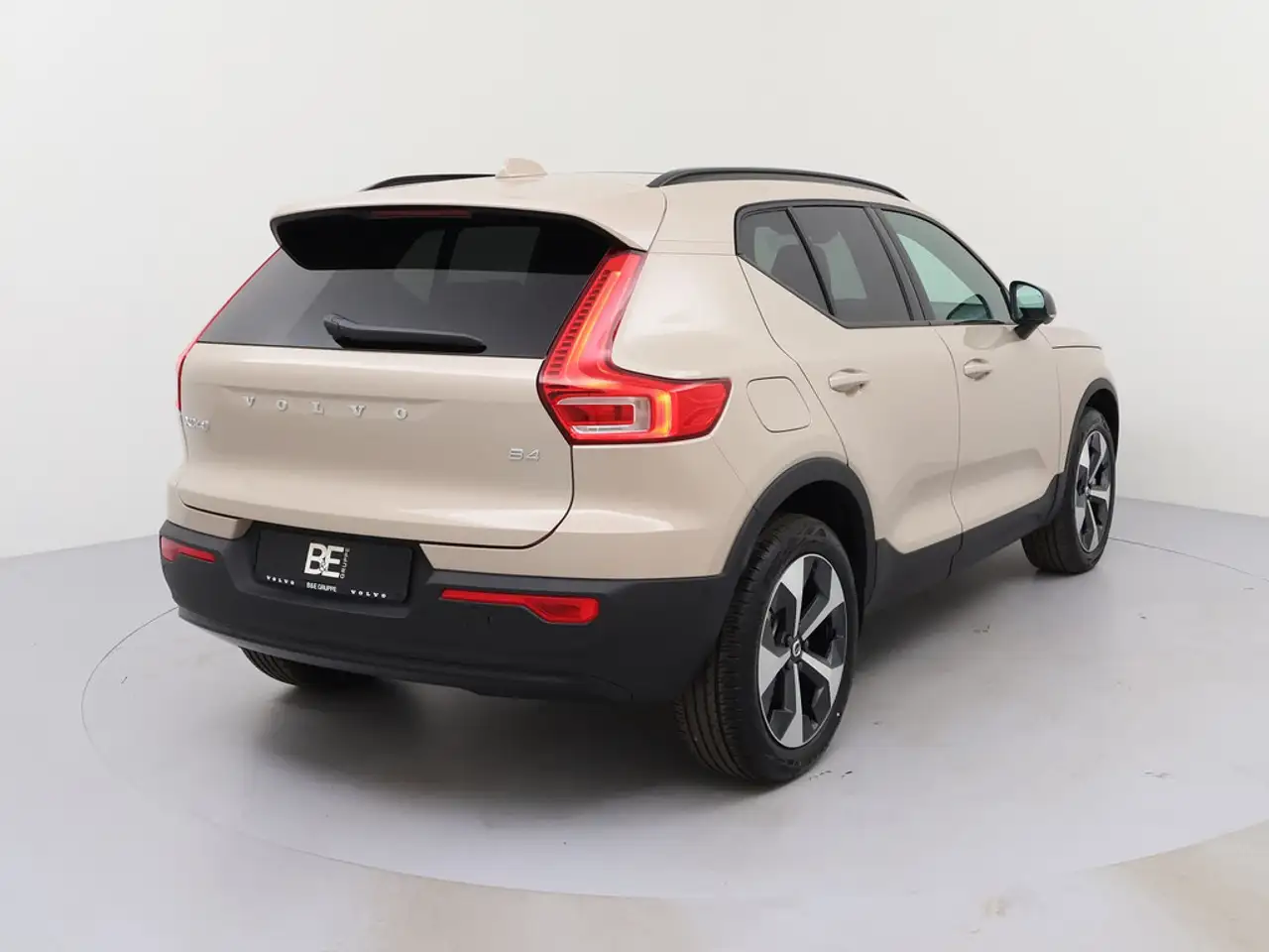 Volvo XC40 2026