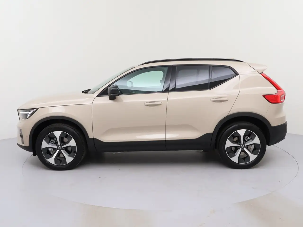 Volvo XC40 2026 — фото 8