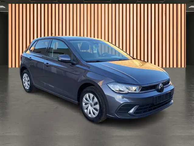 Volkswagen Polo view 4