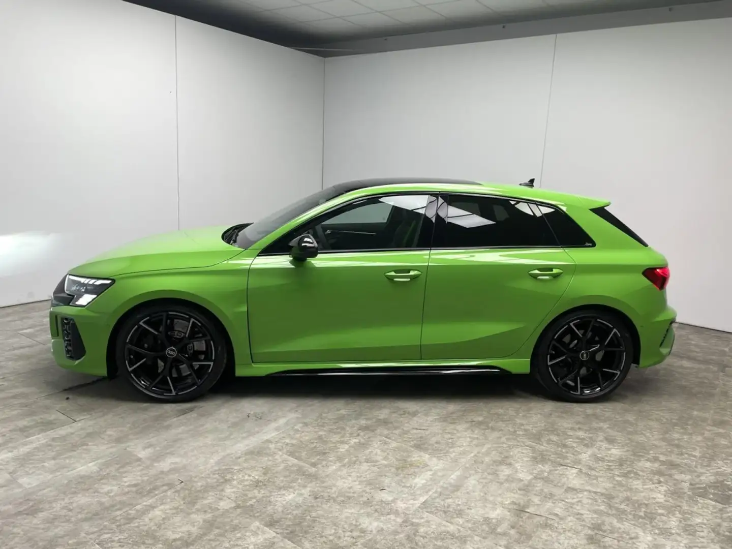 Audi RS3 Sportback 2.5 TFSI quattro Klima Navi Leder Grün - 2