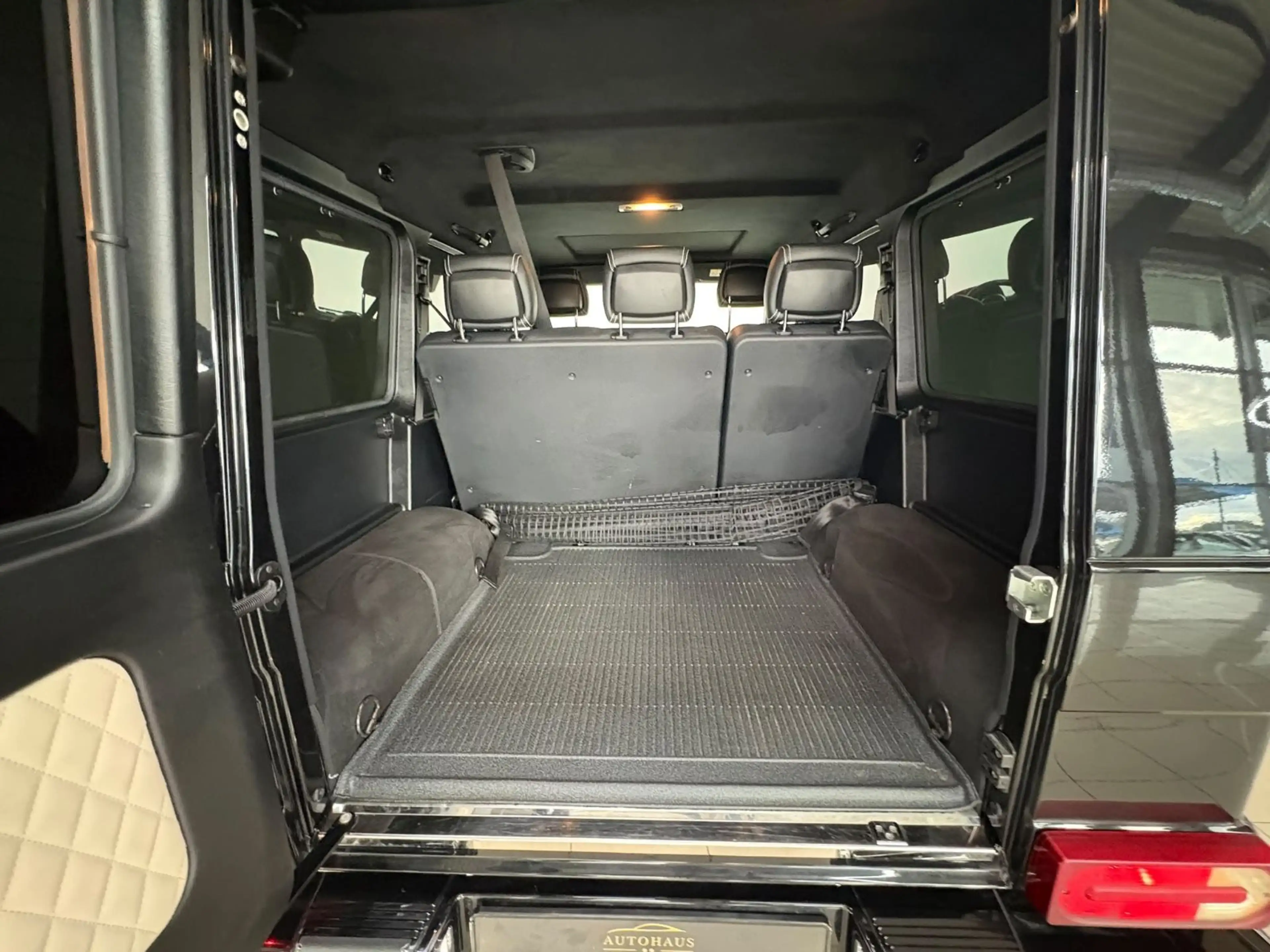 Mercedes-Benz G 63 AMG PANO SHZ 8-Fach harmon/kardon Navi — photo 14
