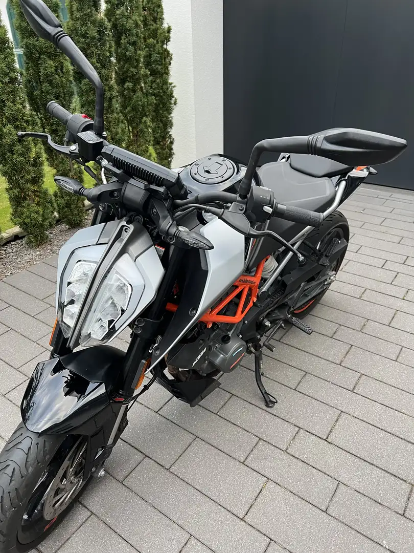 KTM 125 Duke Orange - 1