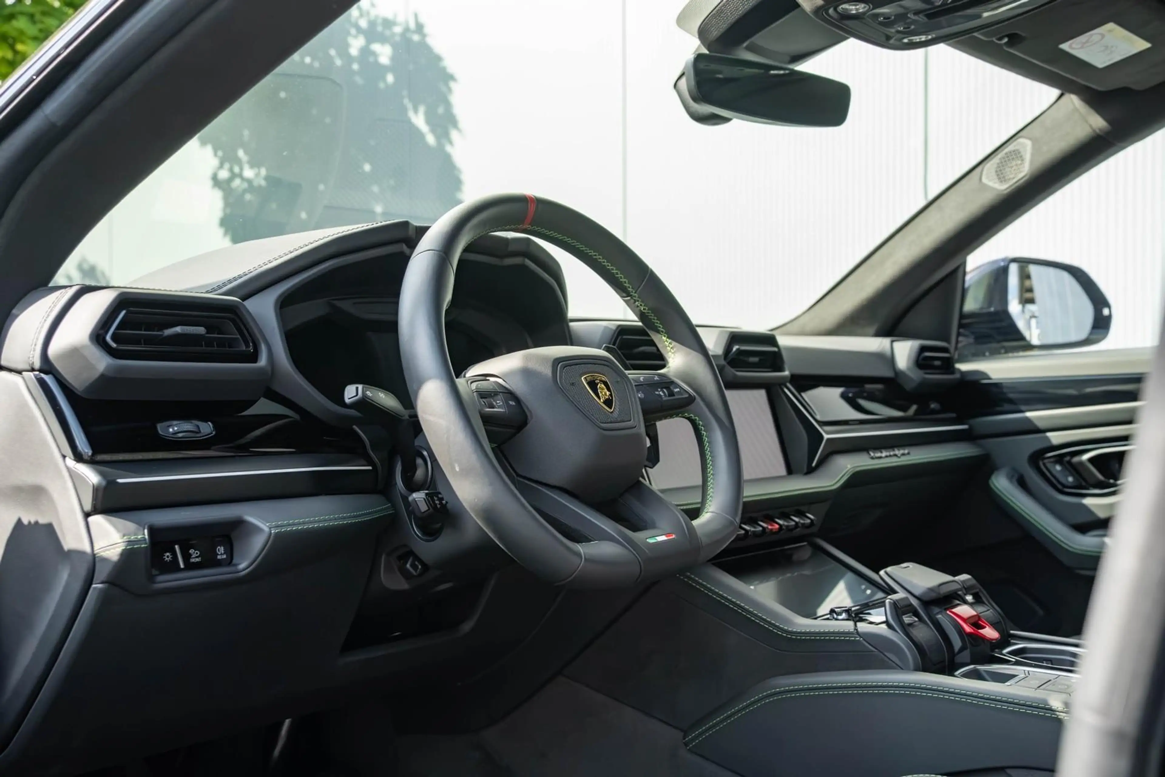 Lamborghini Urus SE *23Zoll*Bang&Olufsen*Panorama*Massage* — photo 14