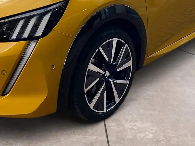 Peugeot 208 view 15