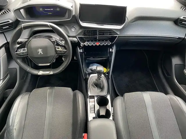 Peugeot 208 view 6