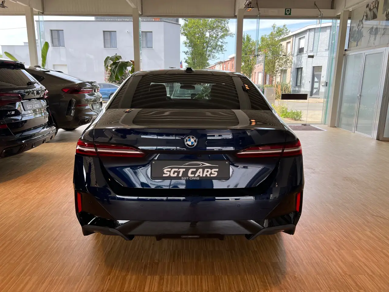 BMW 550 e xDrive Pano B&W Sound Driving Prof Parking Prof Trekhaak Stoelventilatie Travel Pack Comfort, миниатюра 6