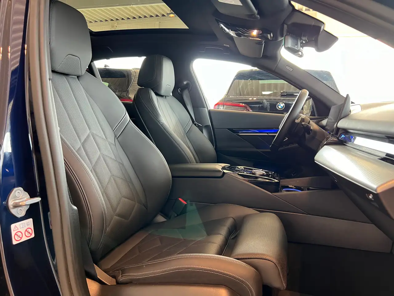 BMW 550 e xDrive Pano B&W Sound Driving Prof Parking Prof Trekhaak Stoelventilatie Travel Pack Comfort, миниатюра 11