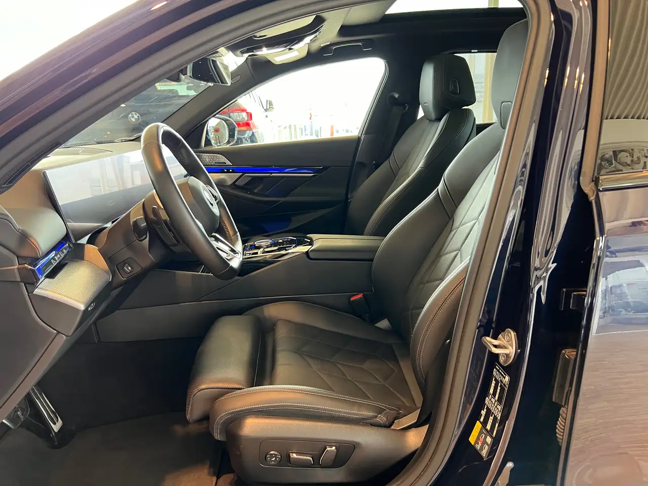 BMW 550 e xDrive Pano B&W Sound Driving Prof Parking Prof Trekhaak Stoelventilatie Travel Pack Comfort, миниатюра 8