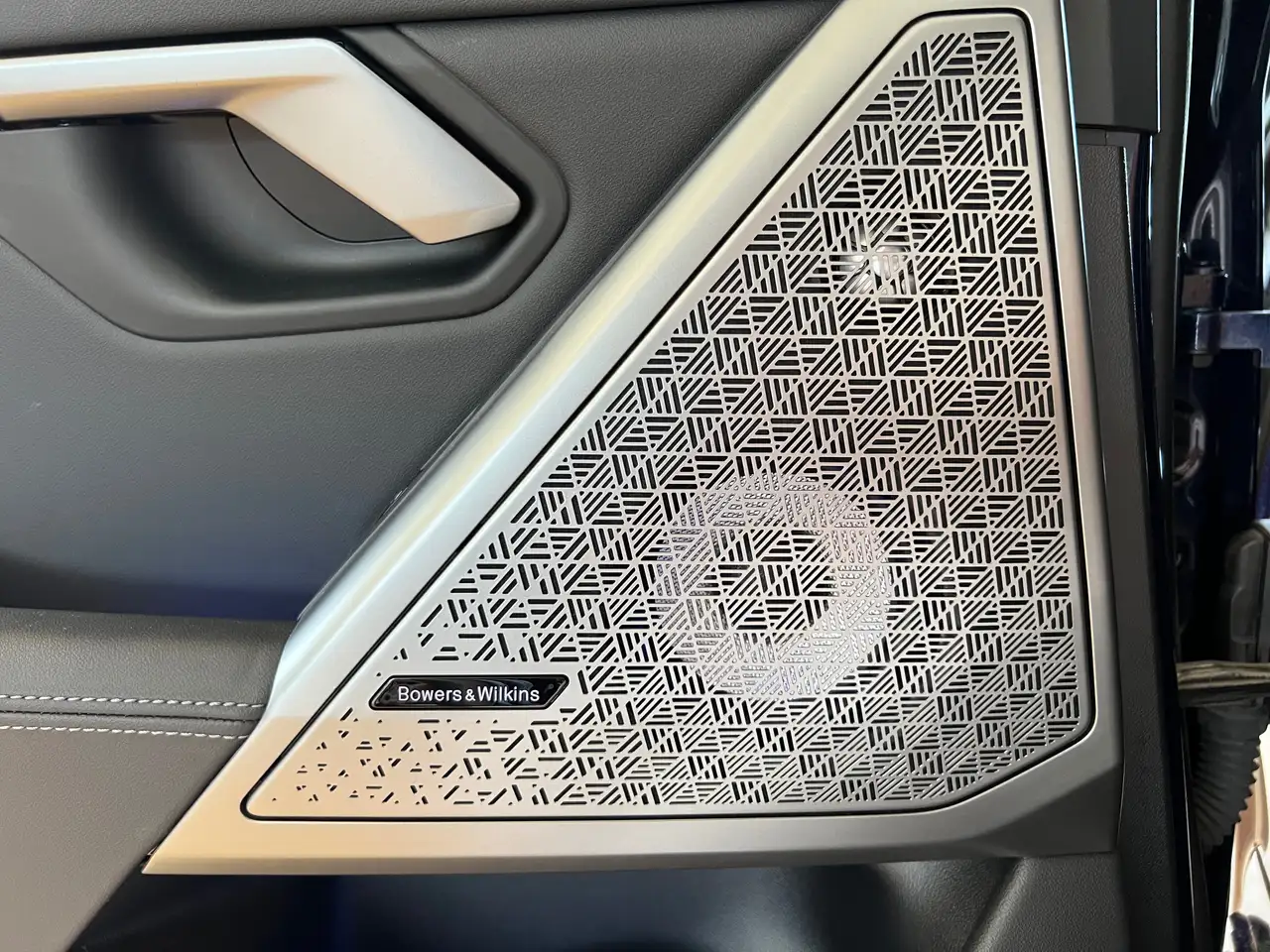 BMW 550 e xDrive Pano B&W Sound Driving Prof Parking Prof Trekhaak Stoelventilatie Travel Pack Comfort, миниатюра 24