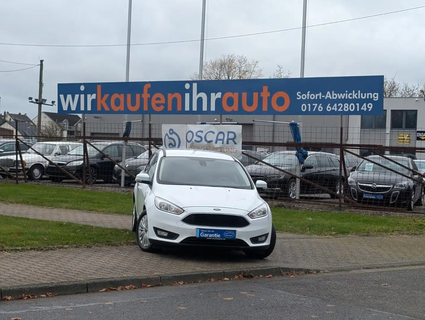 Ford Focus Turnier Trend*KLIMA*PDC V-H*BLUETOOTH !! Blanc - 1