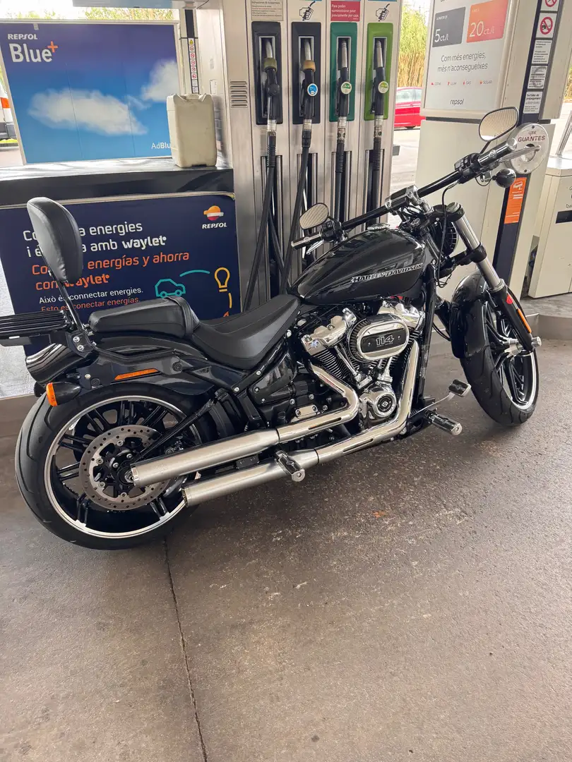 Harley-Davidson Breakout 114 Negro - 2