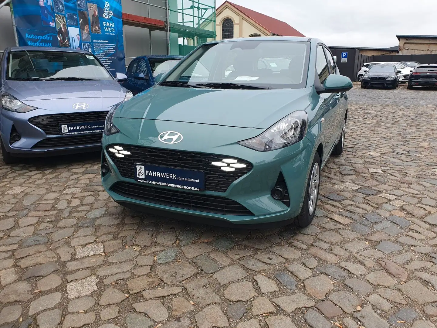 Hyundai i10 1.0 GO Navi Bluelink uvm. Grün - 2