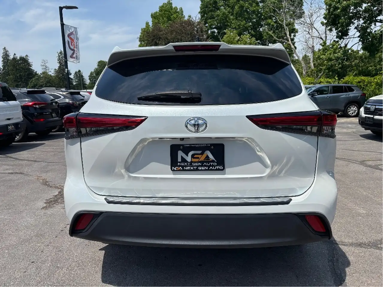 Toyota Highlander снимка Toyota Highlander