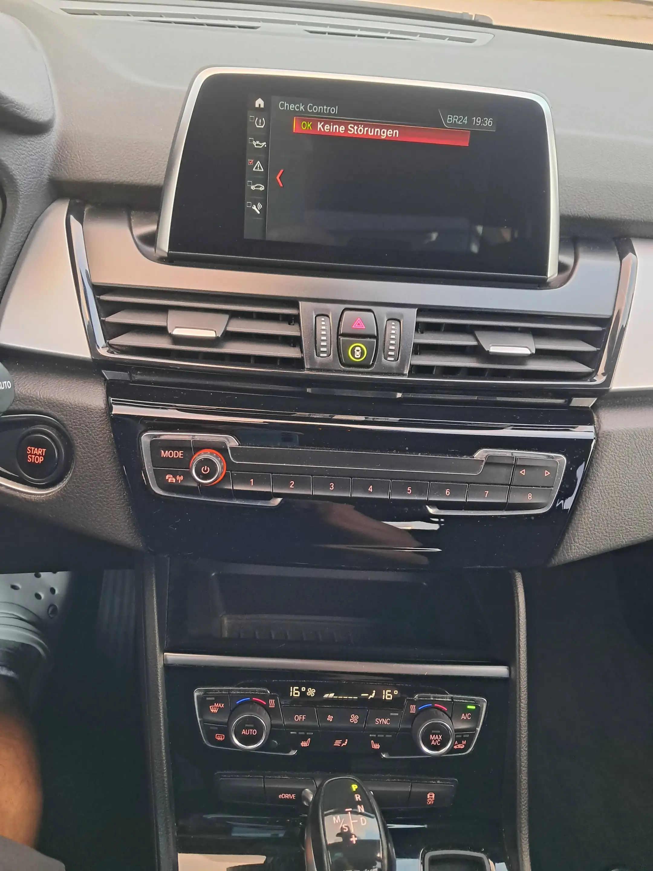 BMW 225 225 xe Advantage-ALLRAD — photo 13