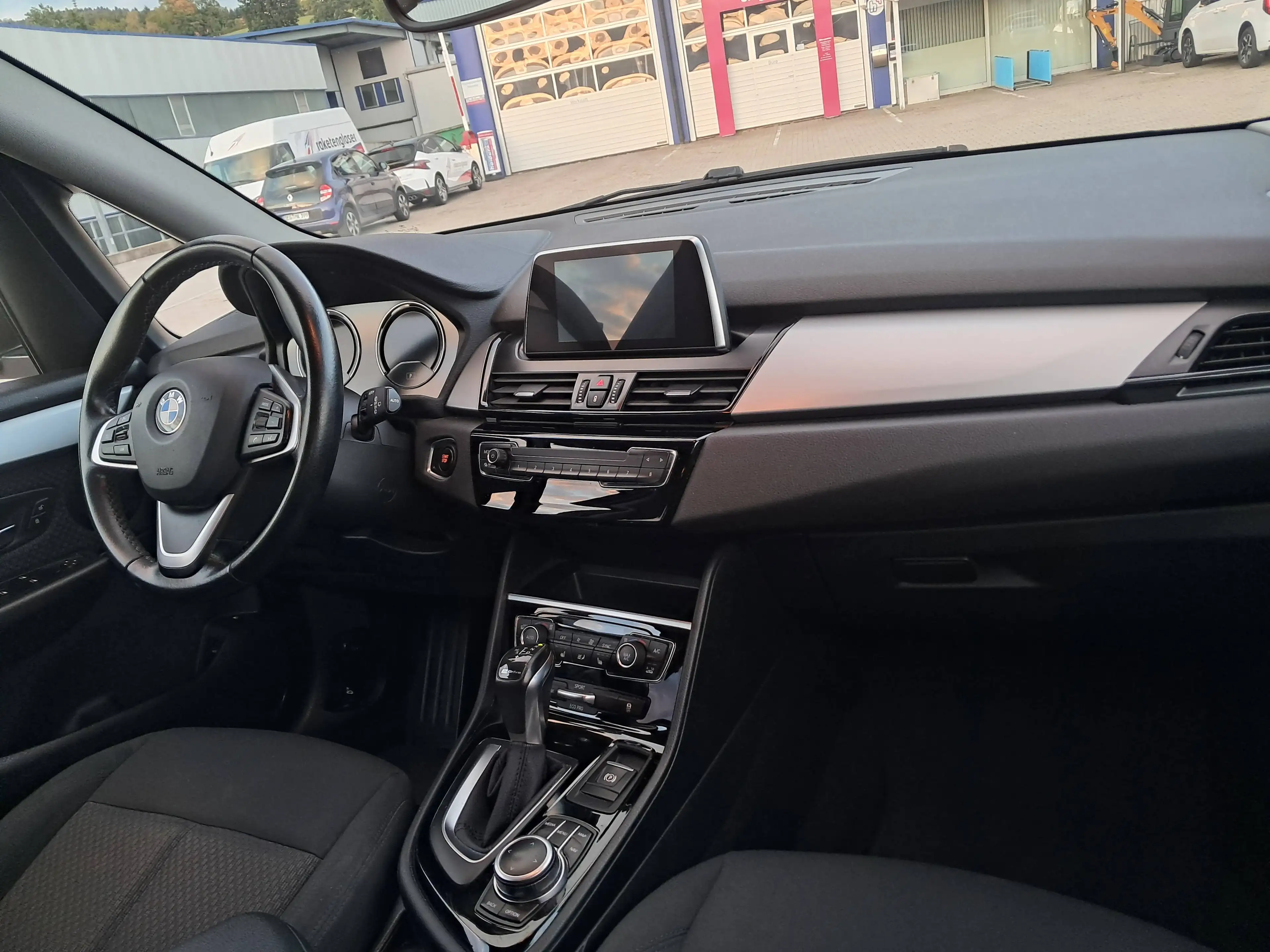 BMW 225 225 xe Advantage-ALLRAD — photo 9