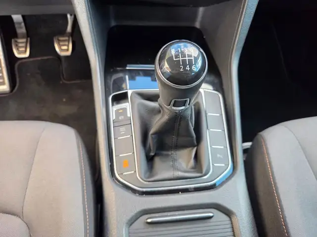 Volkswagen Golf view 13