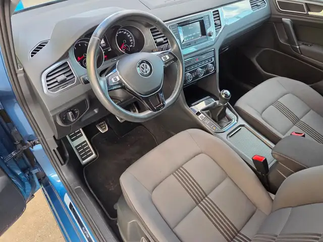 Volkswagen Golf view 11