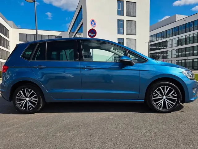 Volkswagen Golf view 5