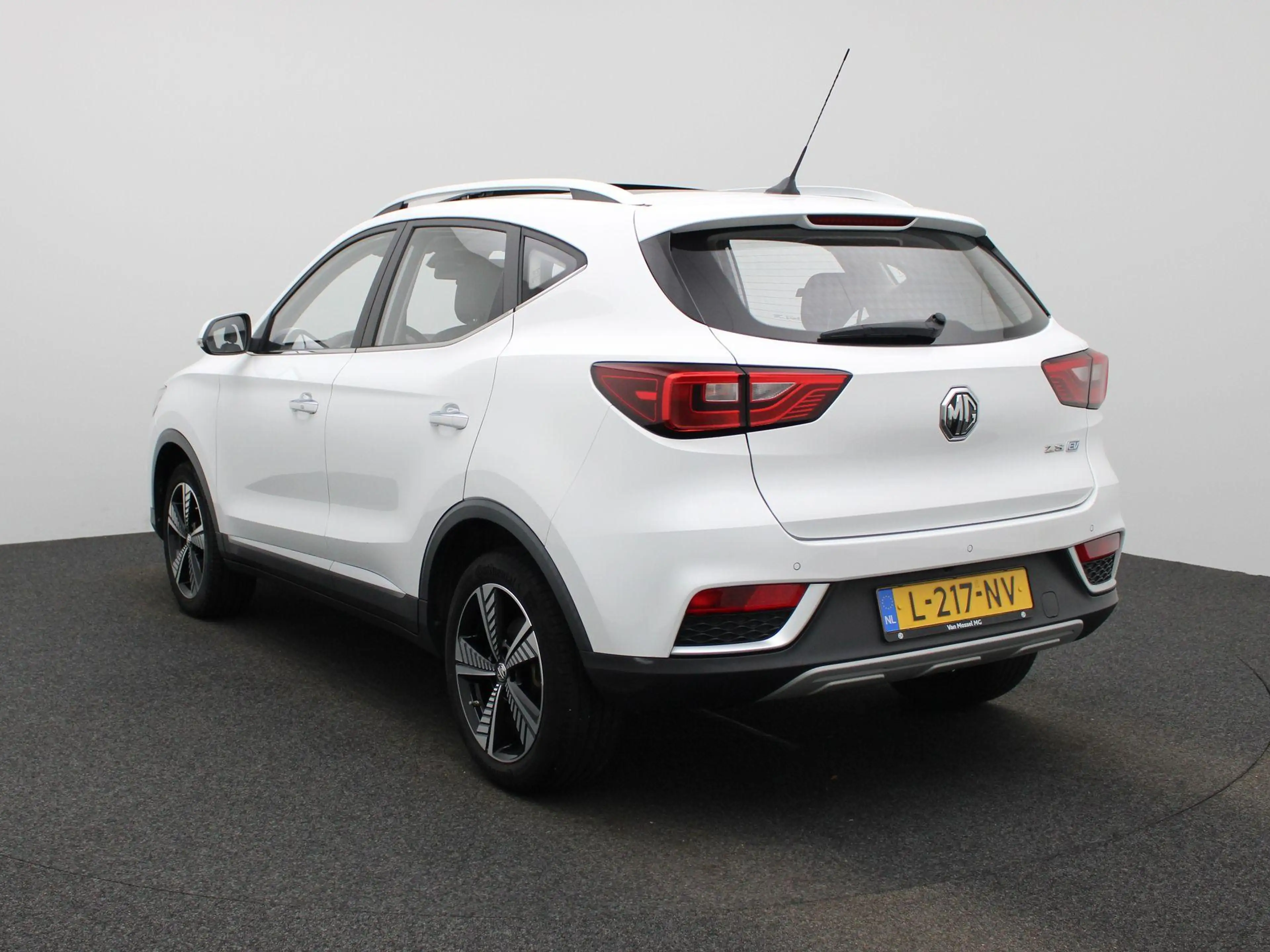 MG ZS MG EV Luxury 45 kWh Mg Mg zs ev — photo 2