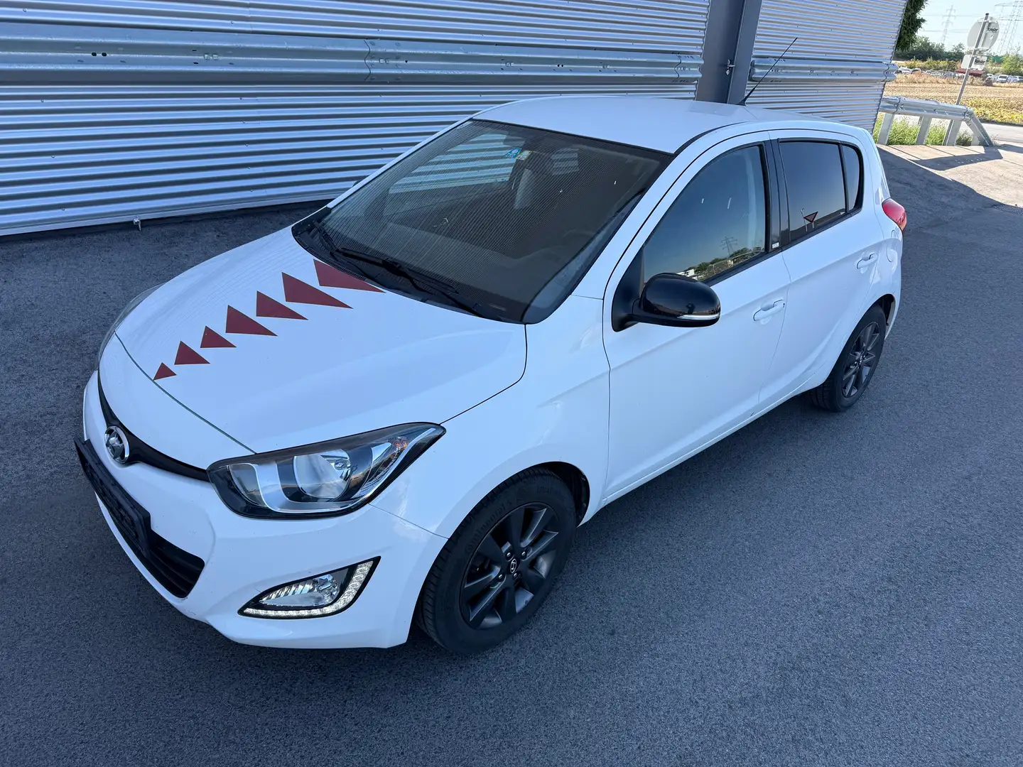 Hyundai i20 1,25 Life Go ID:40 Weiß - 1
