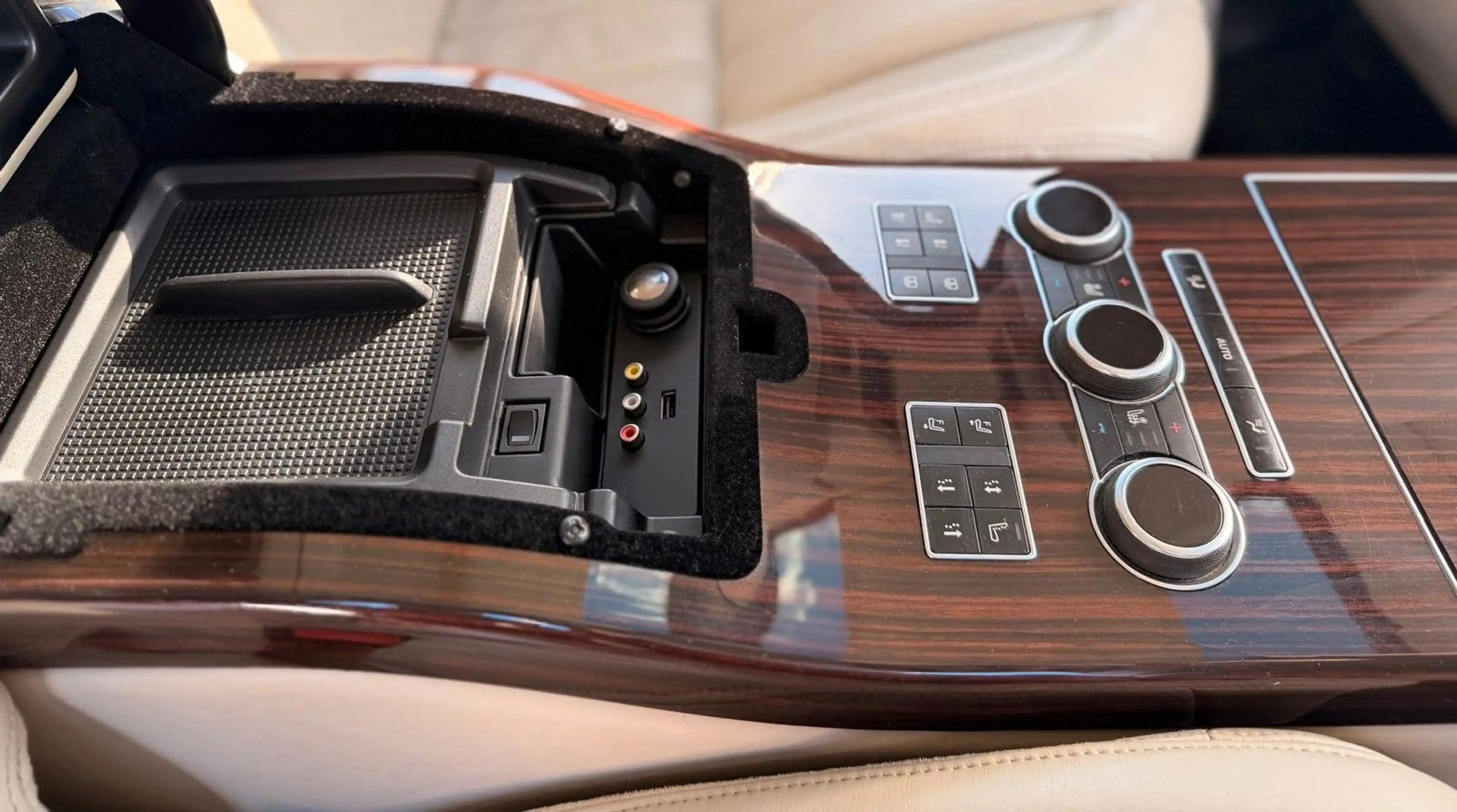 Land Rover Range Rover Vogue Supercharged — photo 14