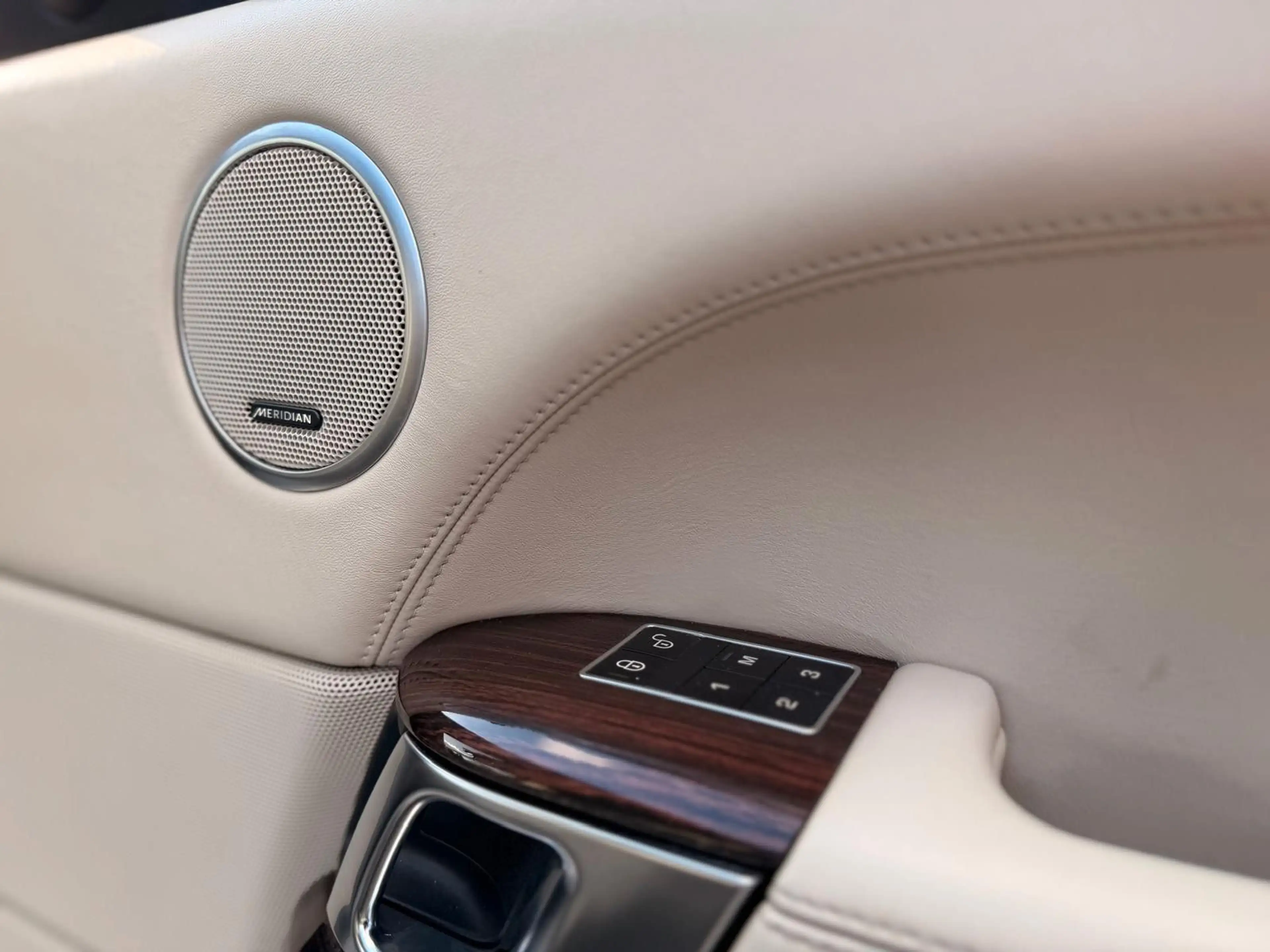 Land Rover Range Rover Vogue Supercharged — photo 13