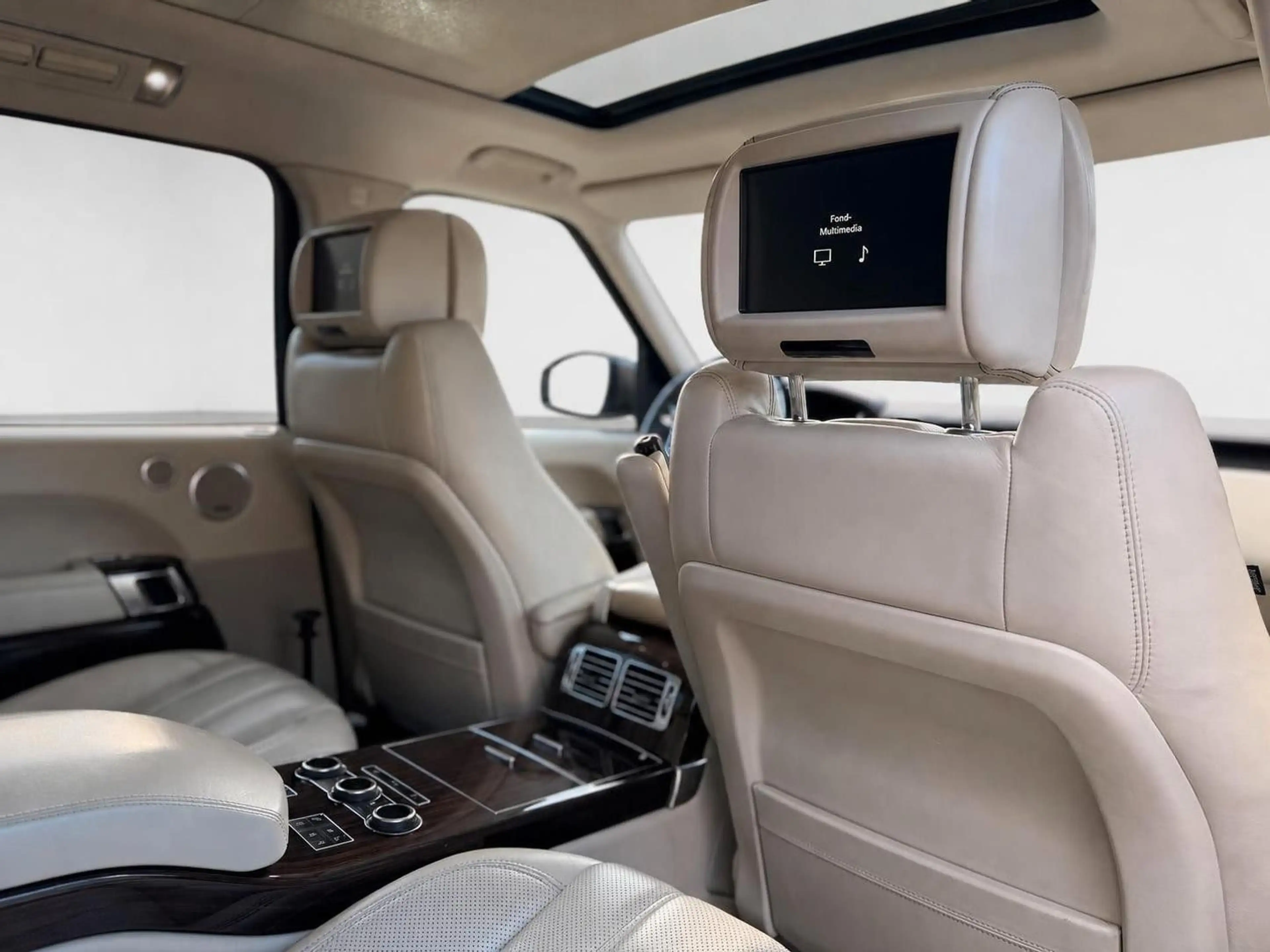 Land Rover Range Rover Vogue Supercharged — photo 11
