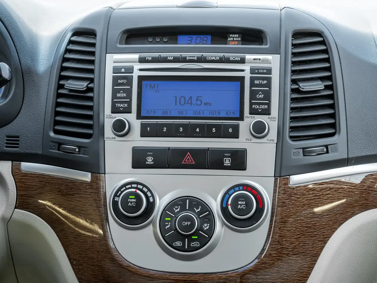 Hyundai SANTA FE снимка Hyundai SANTA FE