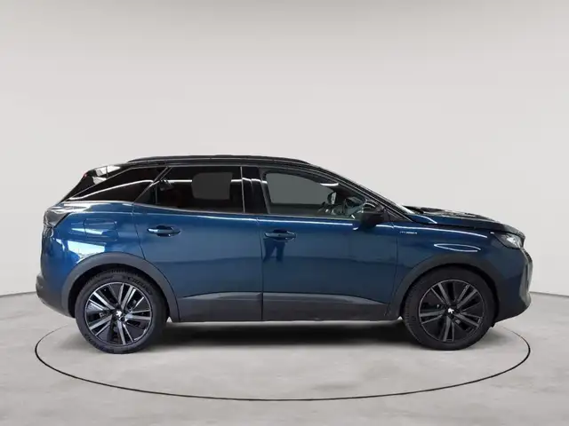 Peugeot 3008 view 3