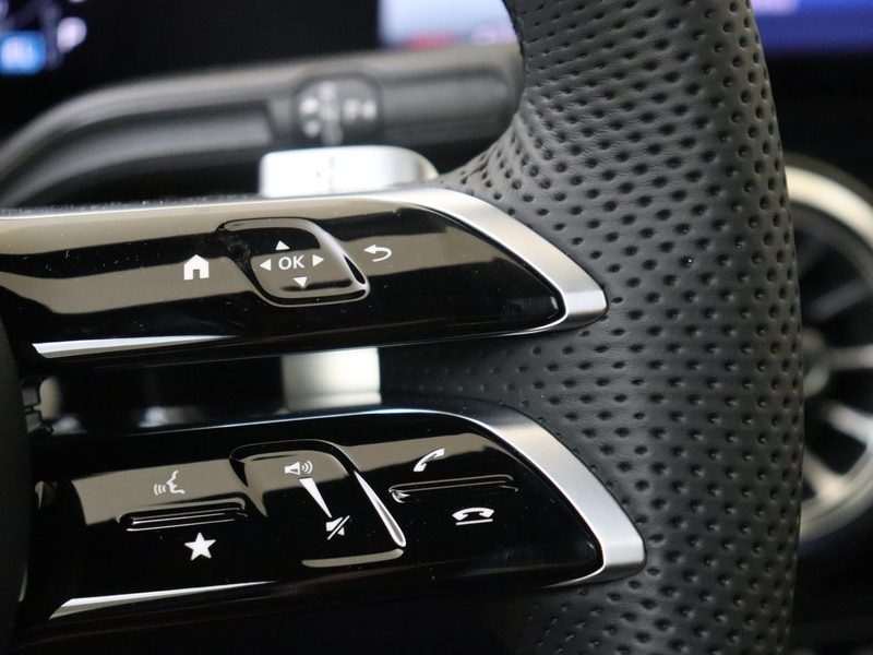 Mercedes-Benz GLA 250 e Business Solution AMG AMG Line Plus - Panoramada — photo 14