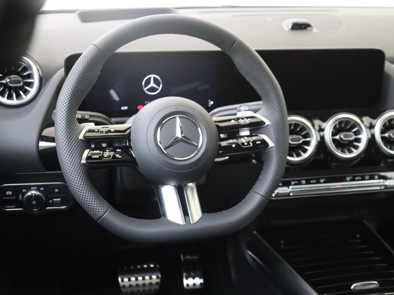 Mercedes-Benz GLA 250 e Business Solution AMG AMG Line Plus - Panoramada — photo 9